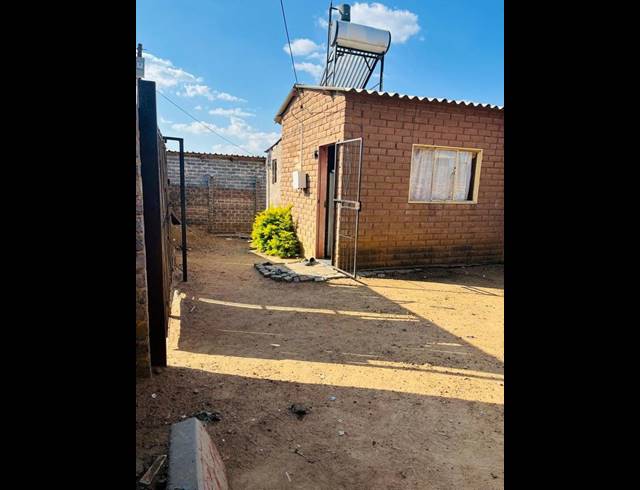 2 BEDROOM HOUSE FOR SALE IN COSMO CITY